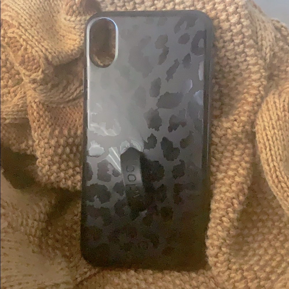 Loopy xs max black leopard phone case